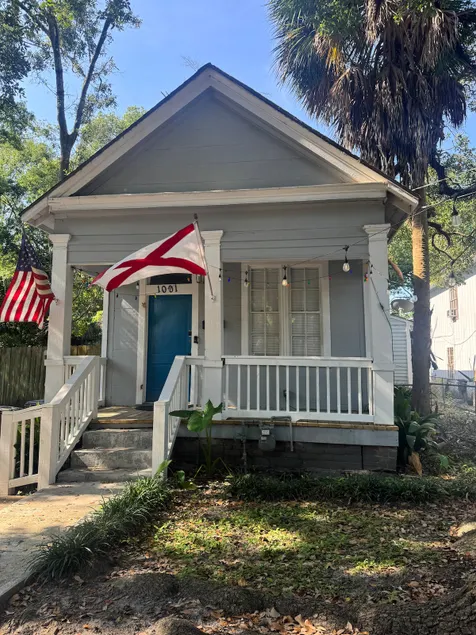 Graycie on St Francis Mobile AL Mardi Gras Cottage - Image 1