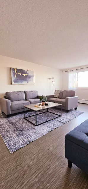 2 Bedroom - Walking Distance to West Edmonton Mall - Image 1