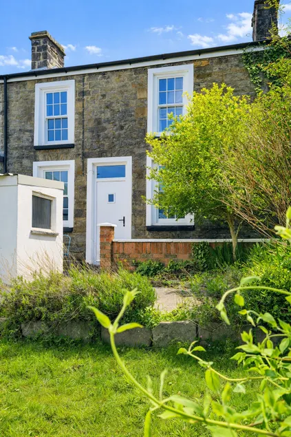 Picturesque 2 Bedroom Miners Cottage Near Bike Park Wales & Brecon Beacons - Image 1