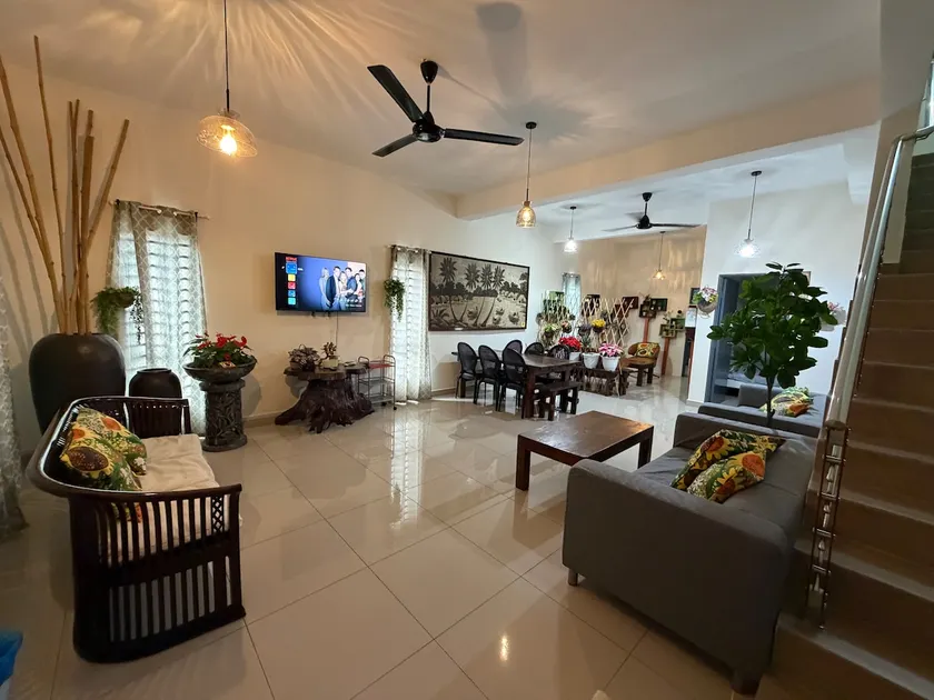Relax & Enjoy Garden Homestay - Image 1