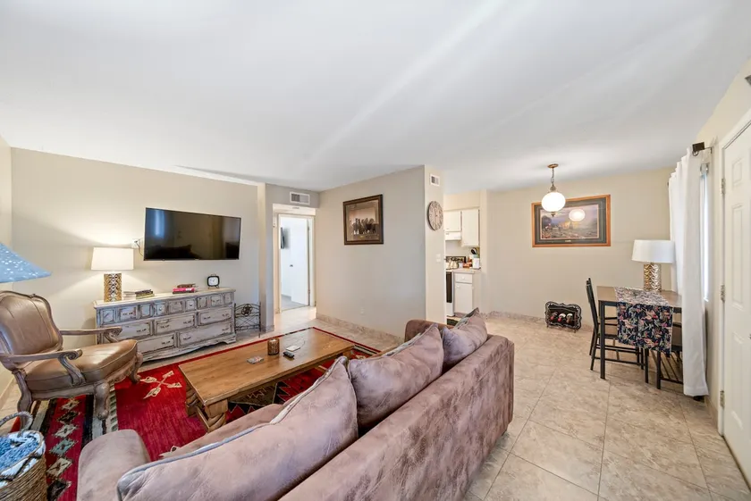 Cowboy Condo - Walk to Town - Image 1