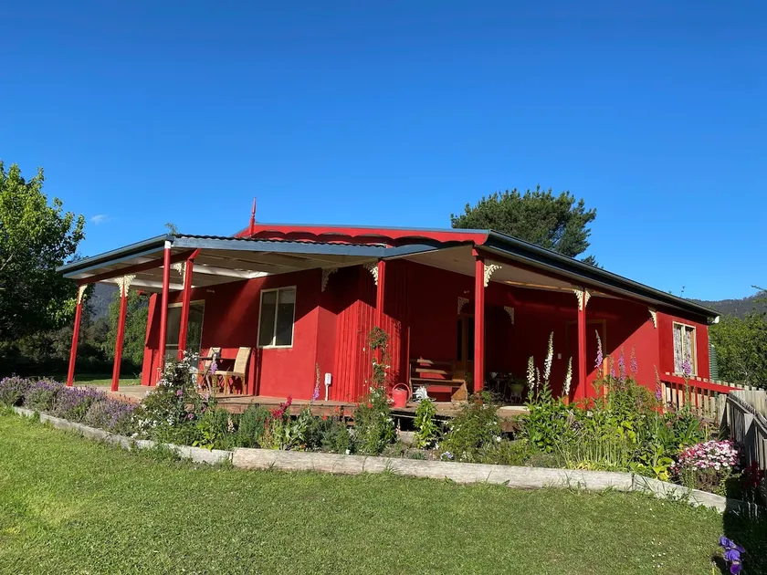 May Cottage in Mountain River - Image 1