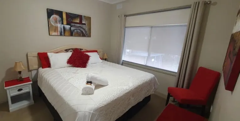 Wodonga Red BnB Central - Image 1