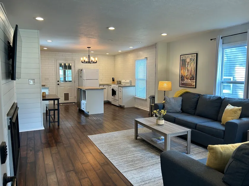 Charming Retreat Near DePauw & Indy Hotspots - Image 1