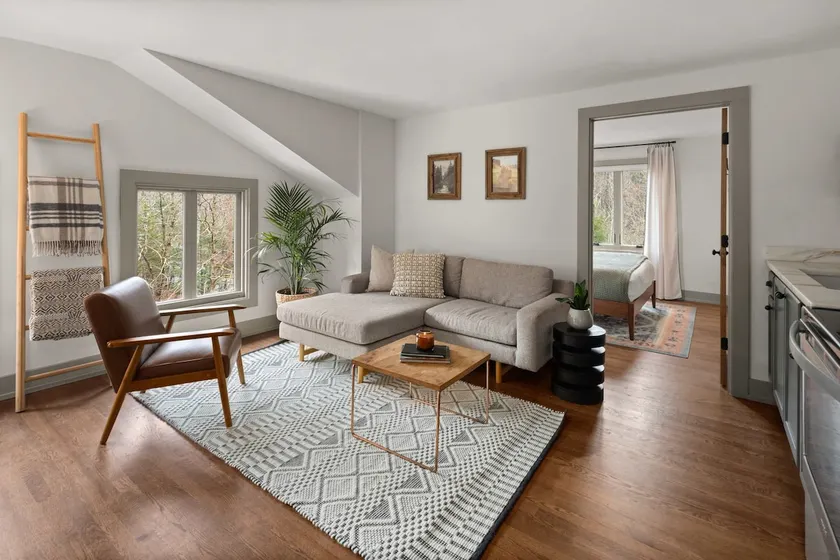 Upscale Vermont Condo off of Mountain Rd - Image 1