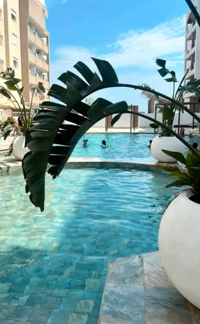 Waterfront apartment - Image 1