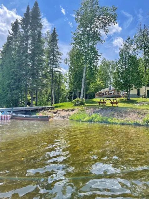 Gray Chalet - Private Lakefront + Boats - Image 1