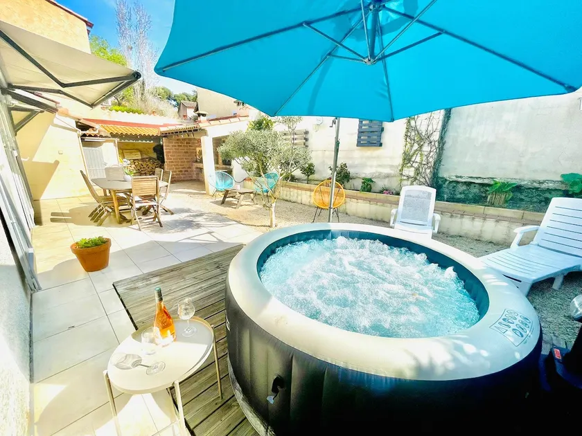 Comfort & Relaxation House, Jacuzzi & Garden cl 3 * - Image 1