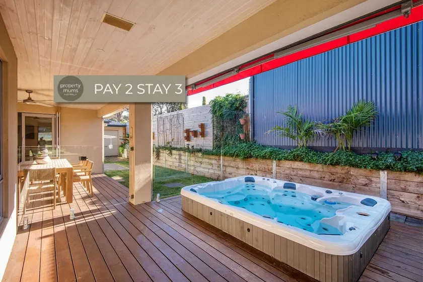 Luxury and Style on Pasadena with large spa - Image 1