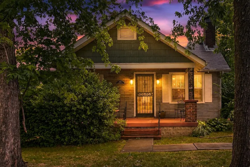 The Jackson | Cozy Home Near Geodis & Zoo - Image 1