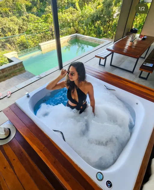 Ipê Amendoim Bathtub and pool with a view - Image 1