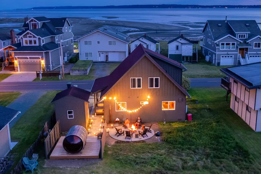 The Atlas - Sauna and Beach Access - Image 1