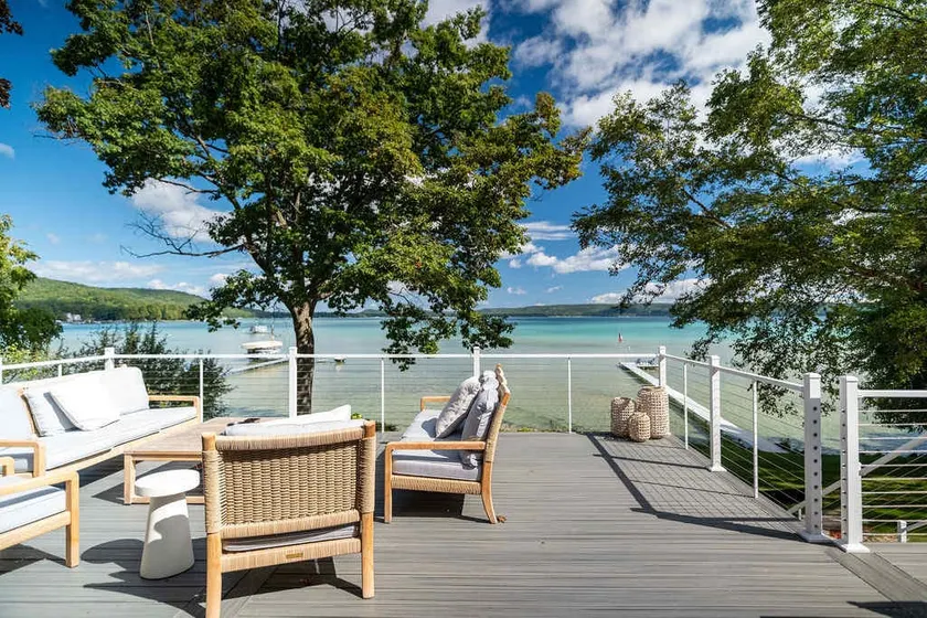 Big Glen Lakefront in Glen Arbor - Image 1