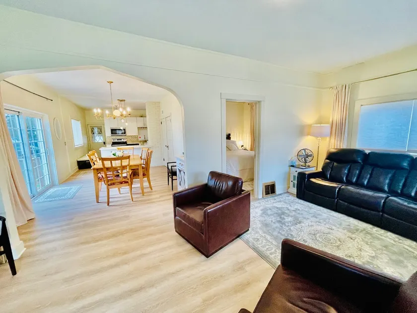 Cheerful, Charming Retreat - Image 1