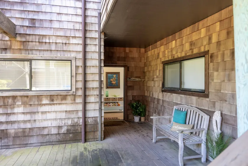 Pelican 54: Relax with an ocean view. - Image 1
