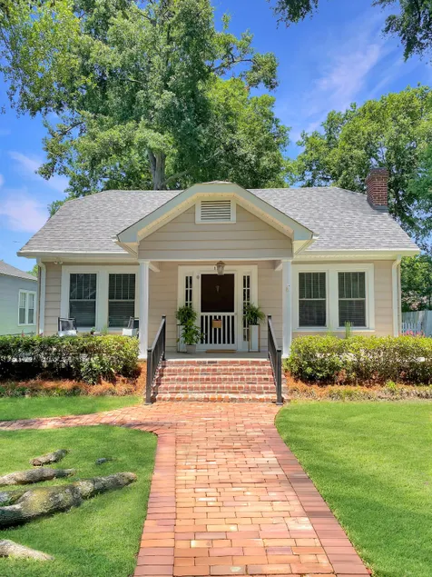 Stylish Monroe Home • Fast WiFi • Minutes to ULM - Image 1