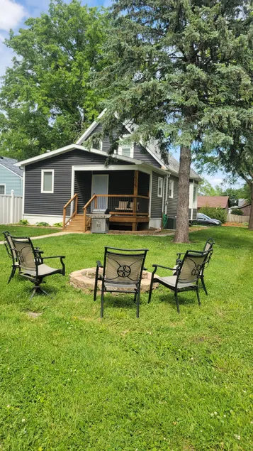 Small Town Vibes 3bdrm/2 bath house - Image 1