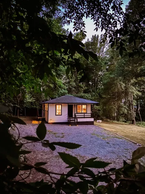 Black and White Cabin on Tranquil Three Acres - Image 1