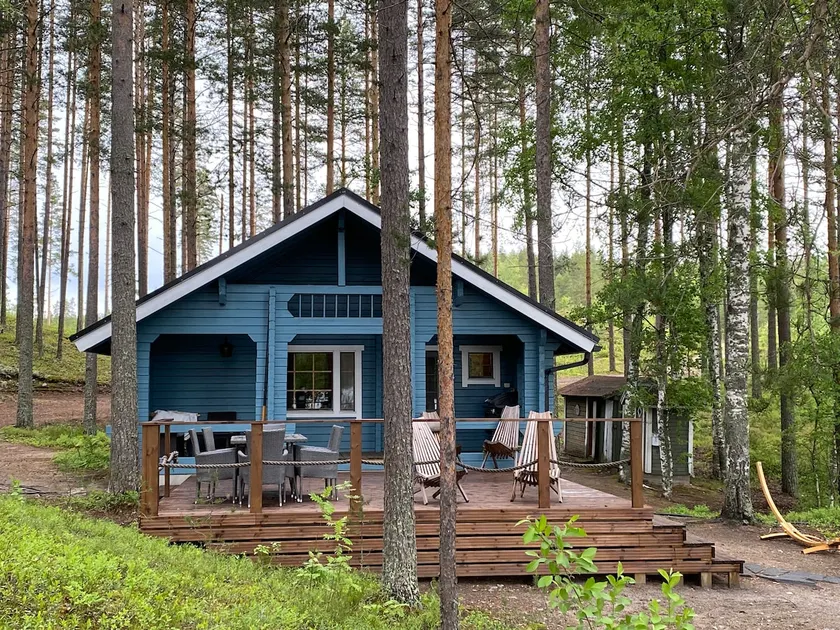 Cottage by the lake with a Sauna and private beach - Image 1