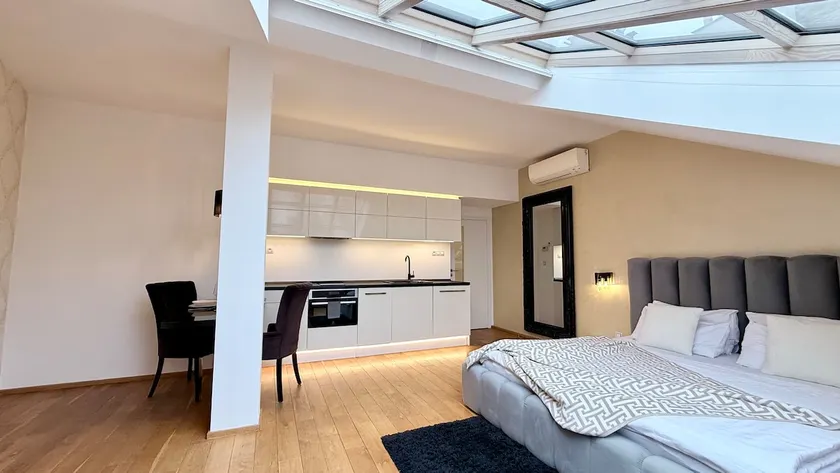 Luxury apartment| Prague highlights| brand-new bed - Image 1
