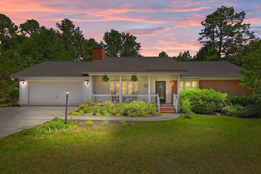 Cheerful Eclectic Pinehurst home - Image 1