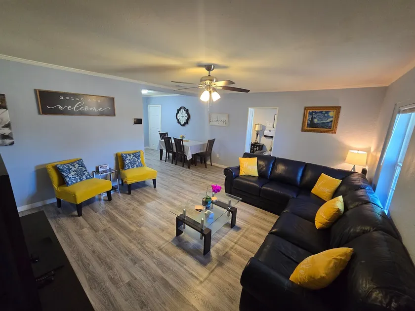 Luxurious beds, comfortable, elegant, clean house! - Image 1