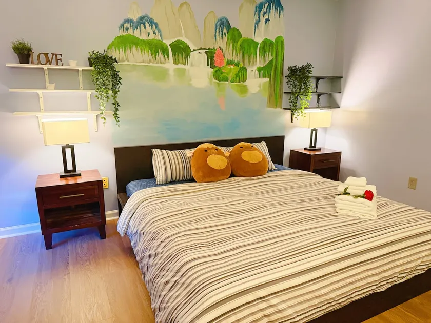 JZ Little Cozy Home Quality Private Condo Suite - Image 1