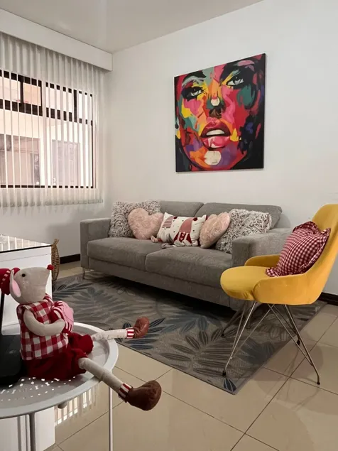 Warm apartment, security and free parking - Image 1