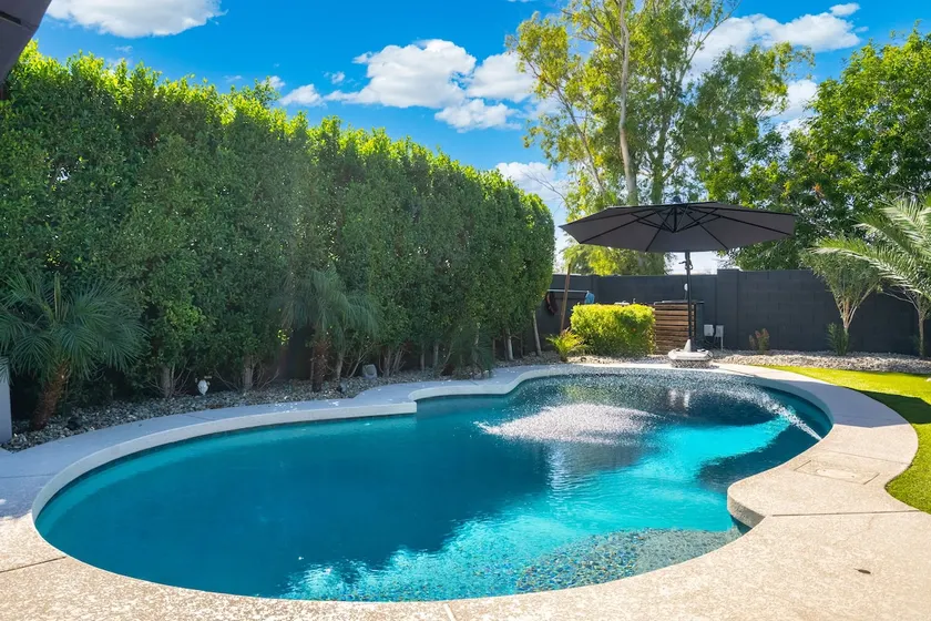 Entire Home with Heated Pool, Hot Tub & Sauna - Image 1