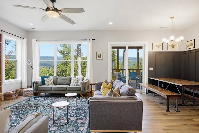 The Woodland Lodge | Mtn Views | Family |Sleeps 21 - Image 1