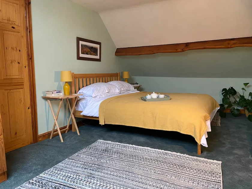 Loft apartment with breakfast - Image 1