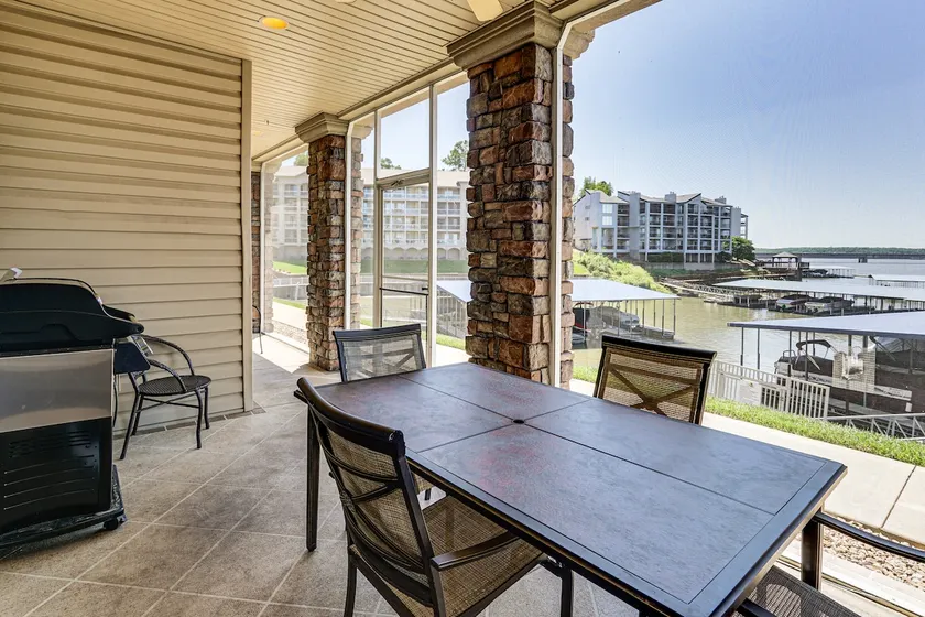 Lakefront Patio, Pool Access! Lands End Condo - Image 1