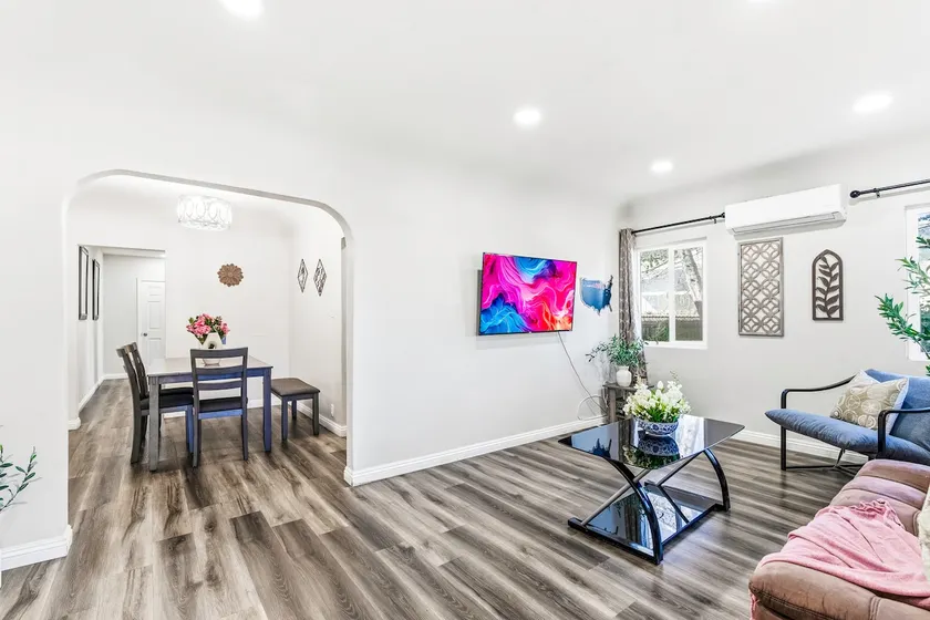 Remodeled Prime location KingBed Private Entrance! - Image 1