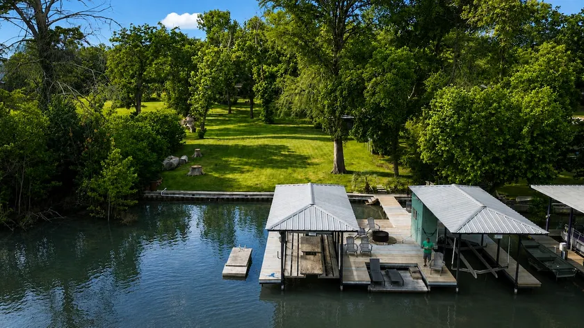 Poppy's Place | Lakefront, Kayaks, SUPs, Dogs Ok - Image 1