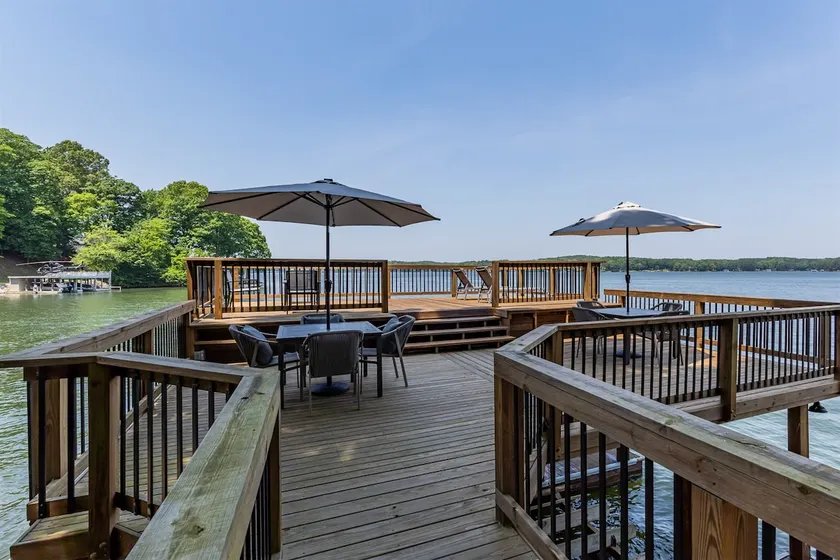 The Chateau at Ferncliff | Beautiful Main Lake Views - Image 1