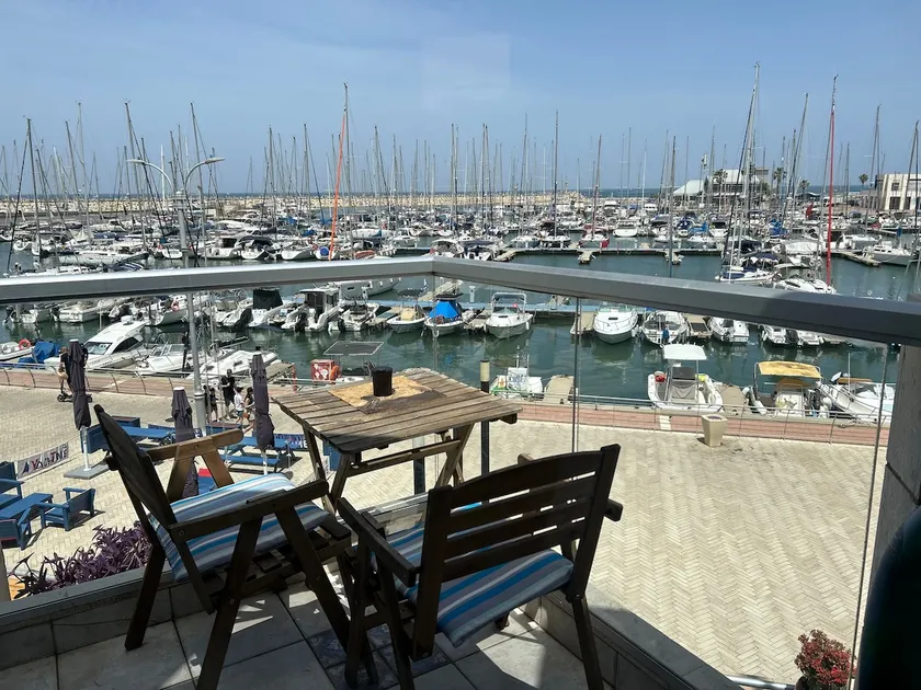 Marina Sea View Apartment - Image 1
