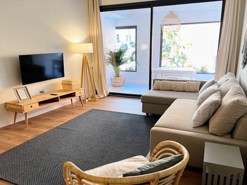 Charming ground floor 200m beach and train - Image 1