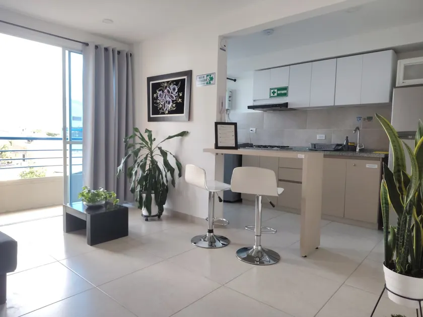 Downtown · 6th Floor · Private Parking | Coffee Region - Image 1