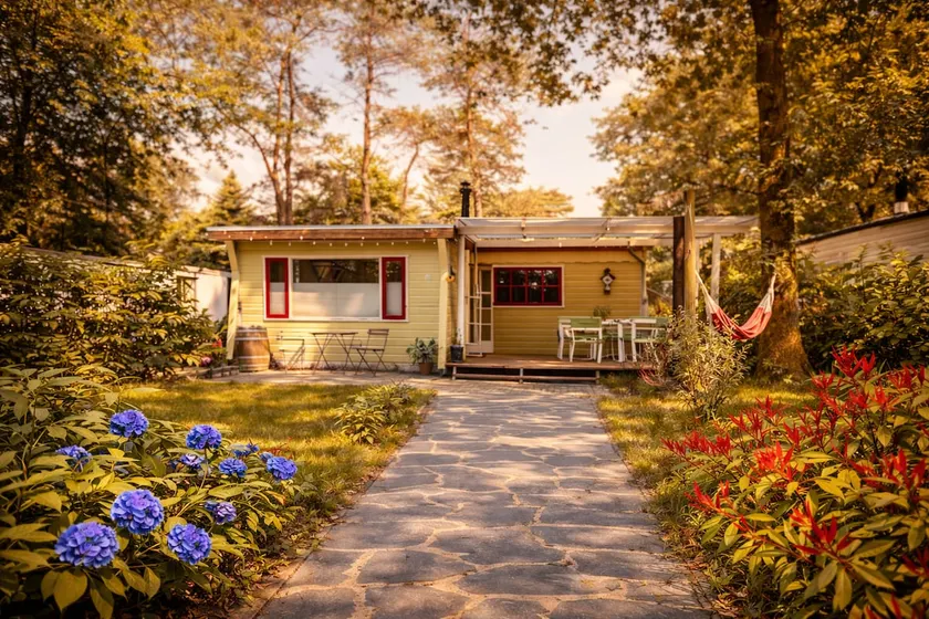 The Sunbird Inn - with bathtub, sauna & wood-burning stove - Image 1