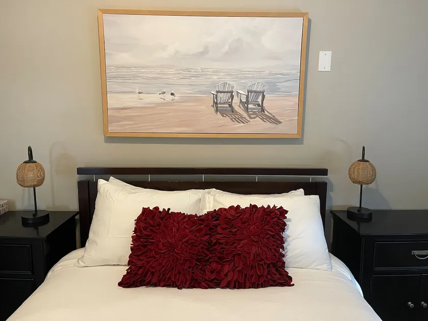 New 1 bedroom Sooke oceanfront guest suite  - Image 1