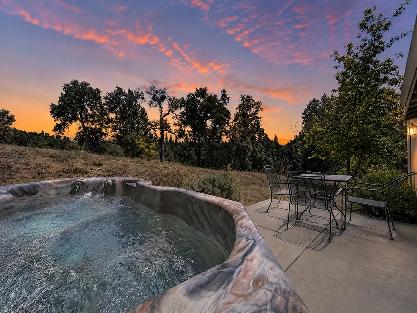 Yosemite Ranch Suite | Hot Tub | Hiking - Image 1