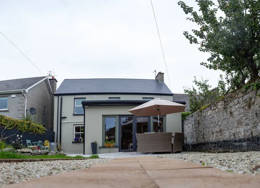 Cute Cashel town house in the heart of Cashel. - Image 1