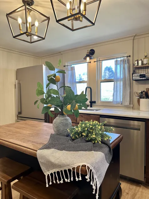 White Little Cottage-Newly renovated-Pets-Family - Image 1