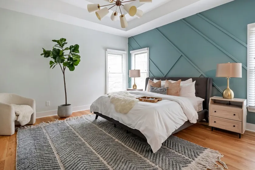 Chill Ville - 4BR Gem, Games and Steps to EAV Fun - Image 1