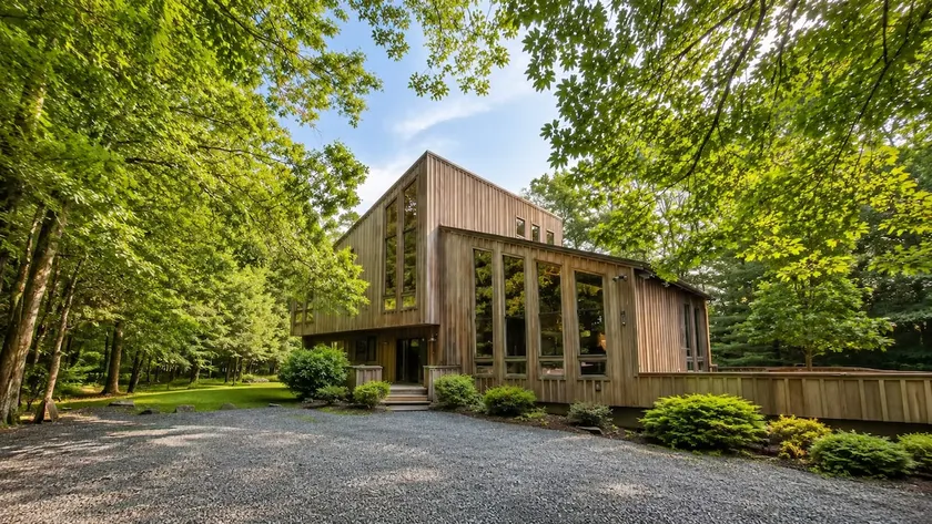 *NEW* Luxury modern chalet on 10 Acres in the Pocono mountains - Image 1