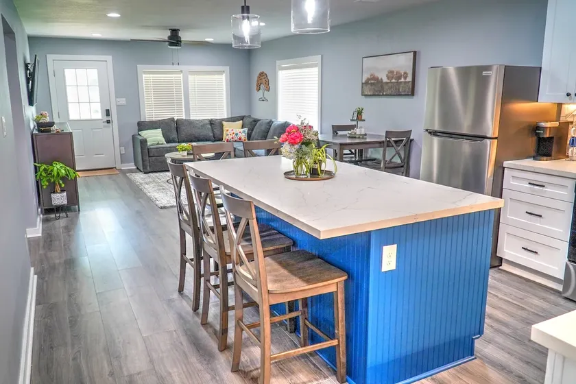 La Casita Retreat | Cozy Luxe Near Main Street - Image 1