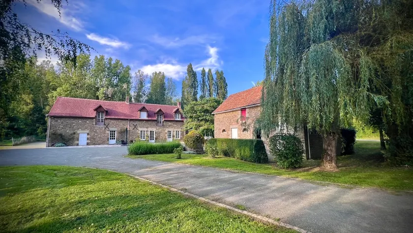 Charming 14-guest home – private pool & barn - Image 1