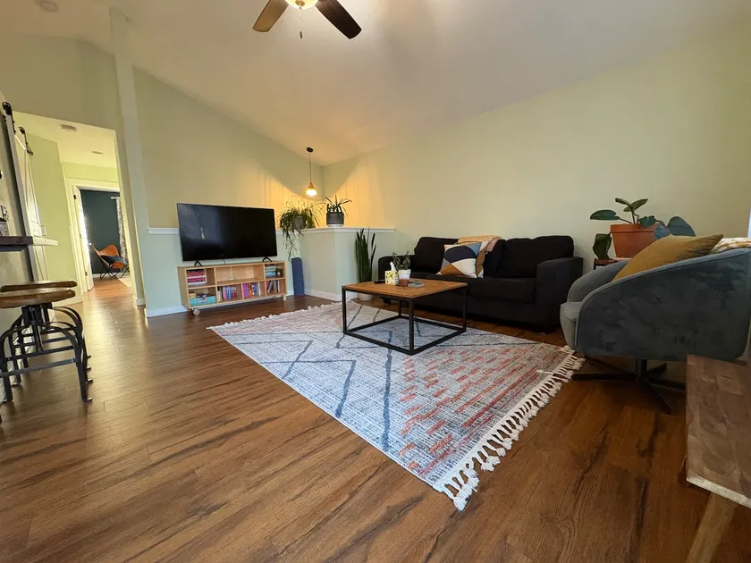 Cozy Longmont 2BR – 18 min to Boulder - Image 1