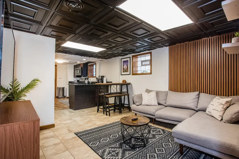 2BR Urban Chic Stay - Image 1