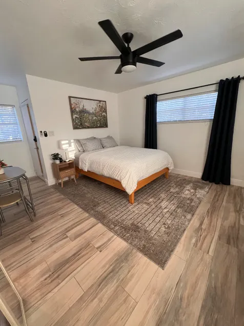 Cozy Studio | Centrally Located | Free Parking - Image 1